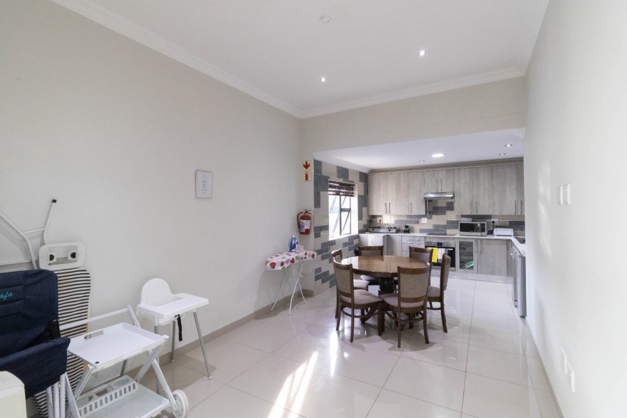 7 Bedroom Property for Sale in Sandbaai Western Cape